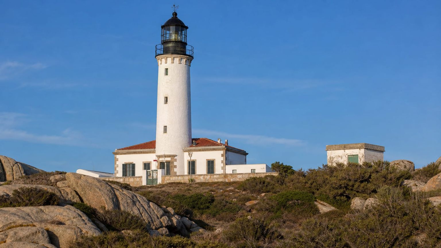 Figari travel guide: How to experience the city without rushing 22 Phare de Pertusato