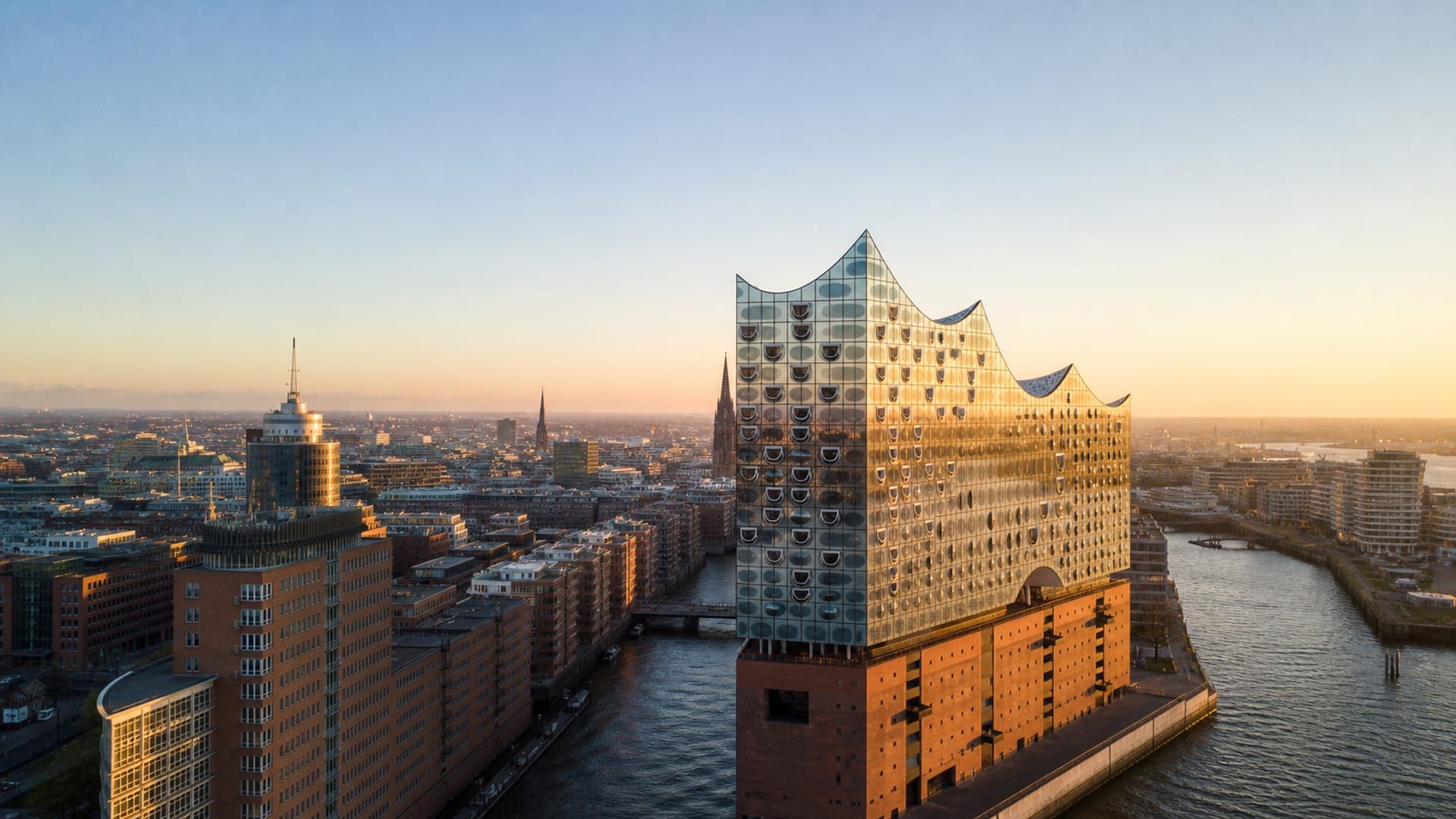 HAM hero Hamburg travel guide: How to experience the city without rushing