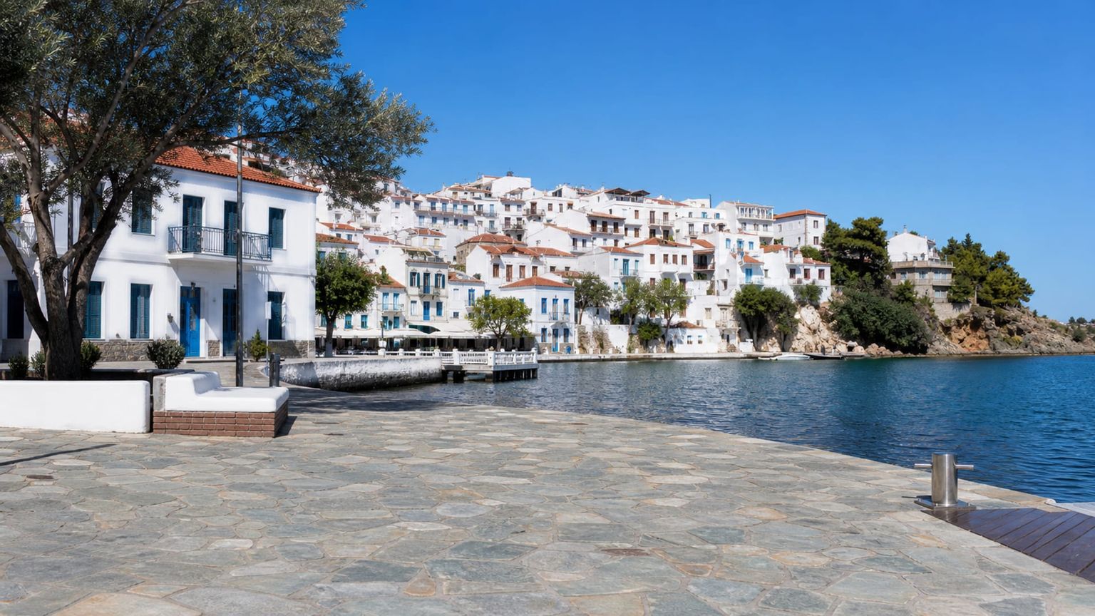 Skiáthos travel guide: How to experience the city without rushing 27 Day 1: Arrival and Adjustment