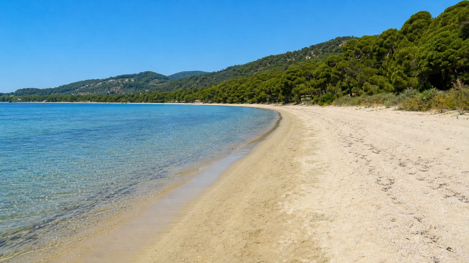 Skiáthos travel guide: How to experience the city without rushing 30 Day 4: Koukounaries Beach