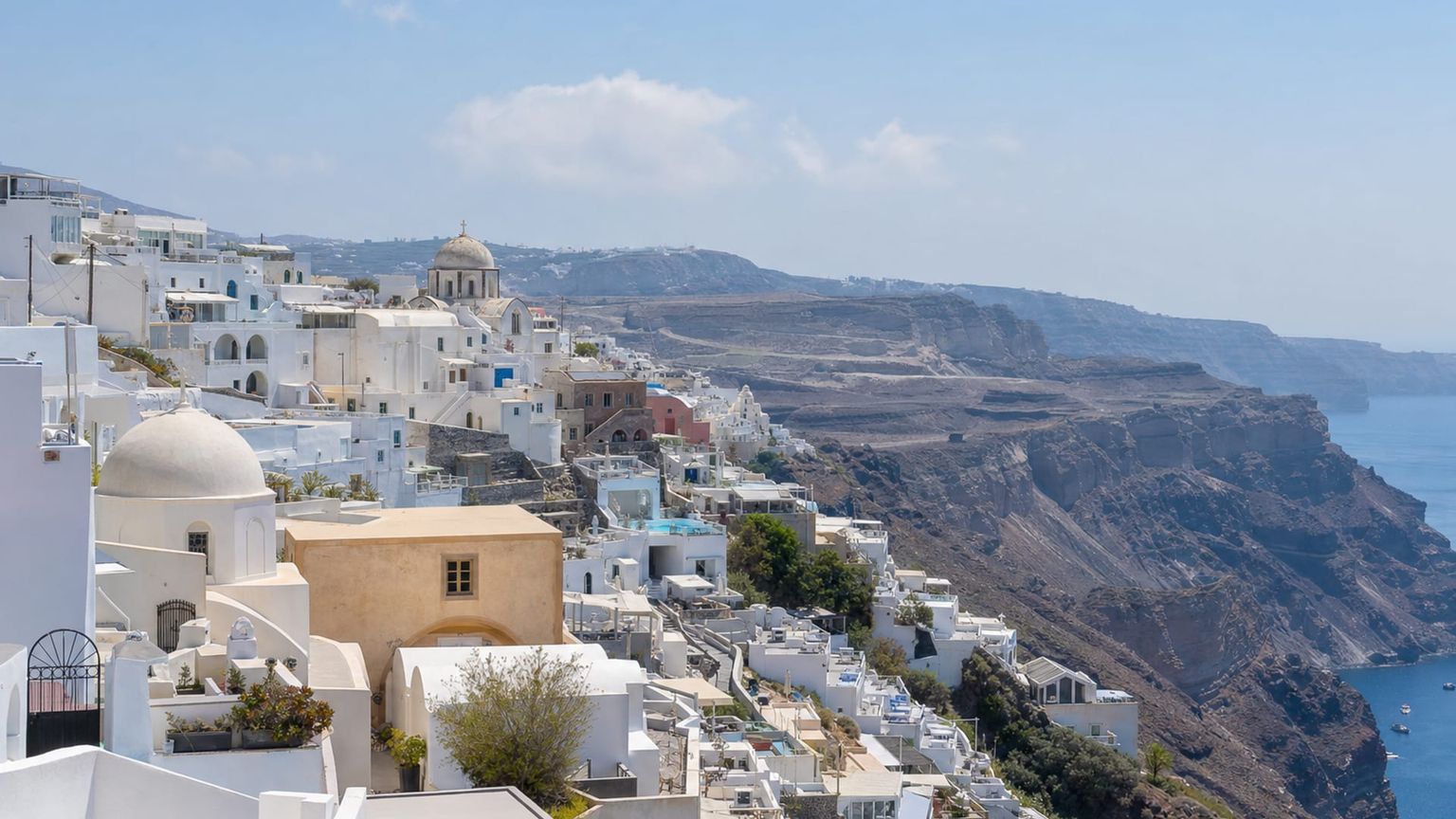 Firá travel guide: How to experience the city without rushing 27 Day 1: Arrival and Adjustment