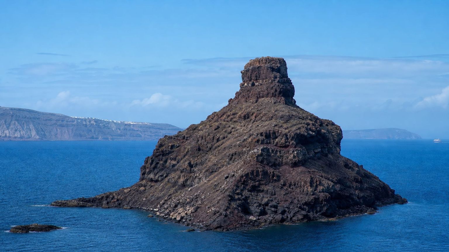 Firá travel guide: How to experience the city without rushing 29 Day 3: Imerovigli and Skaros