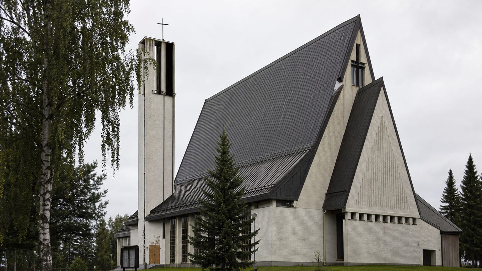 Kuusamo travel guide: How to experience the city without rushing 27 Day 2: Church and Lakeshore