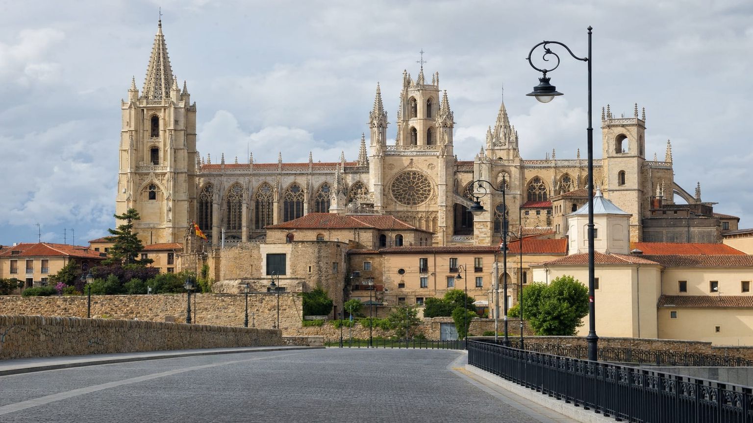 León travel guide: How to experience the city without rushing 31 Business-class flights from the US to León
