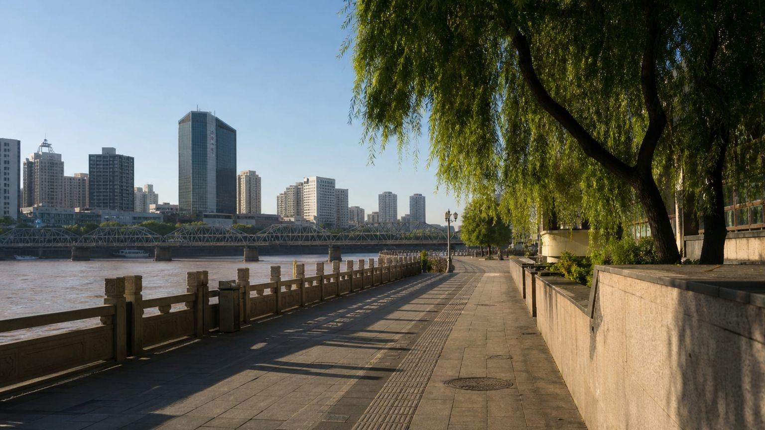 Lanzhou travel guide: How to experience the city without rushing 15 Yellow River riverside