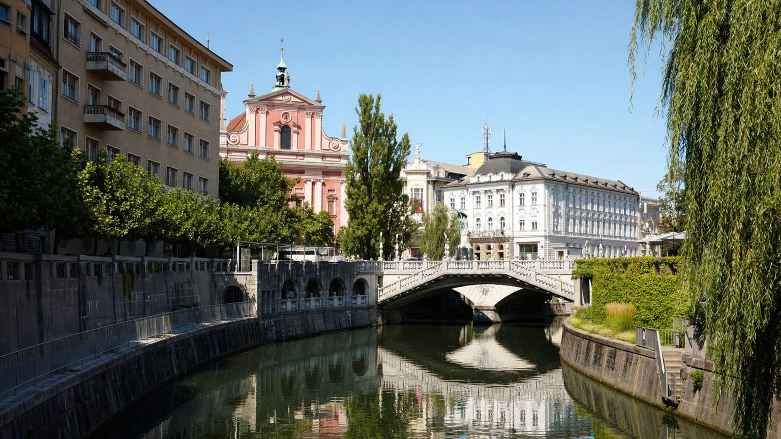 Ljubljana travel guide: How to experience the city without rushing 27 Day 1: Arrival and Adjustment
