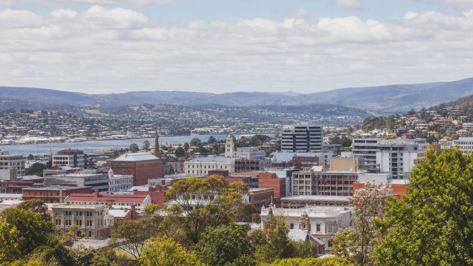 Launceston travel guide: How to experience the city without rushing 32 Business-class flights from the US to Launceston