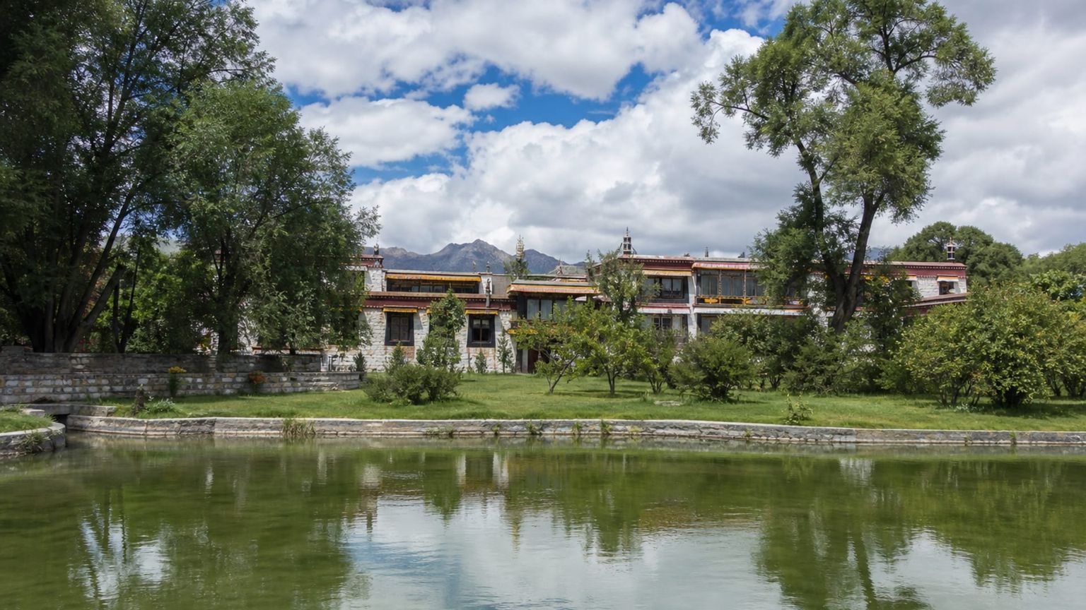 Lhasa travel guide: How to experience the city without rushing 29 Day 3: Norbulingka and Mosque