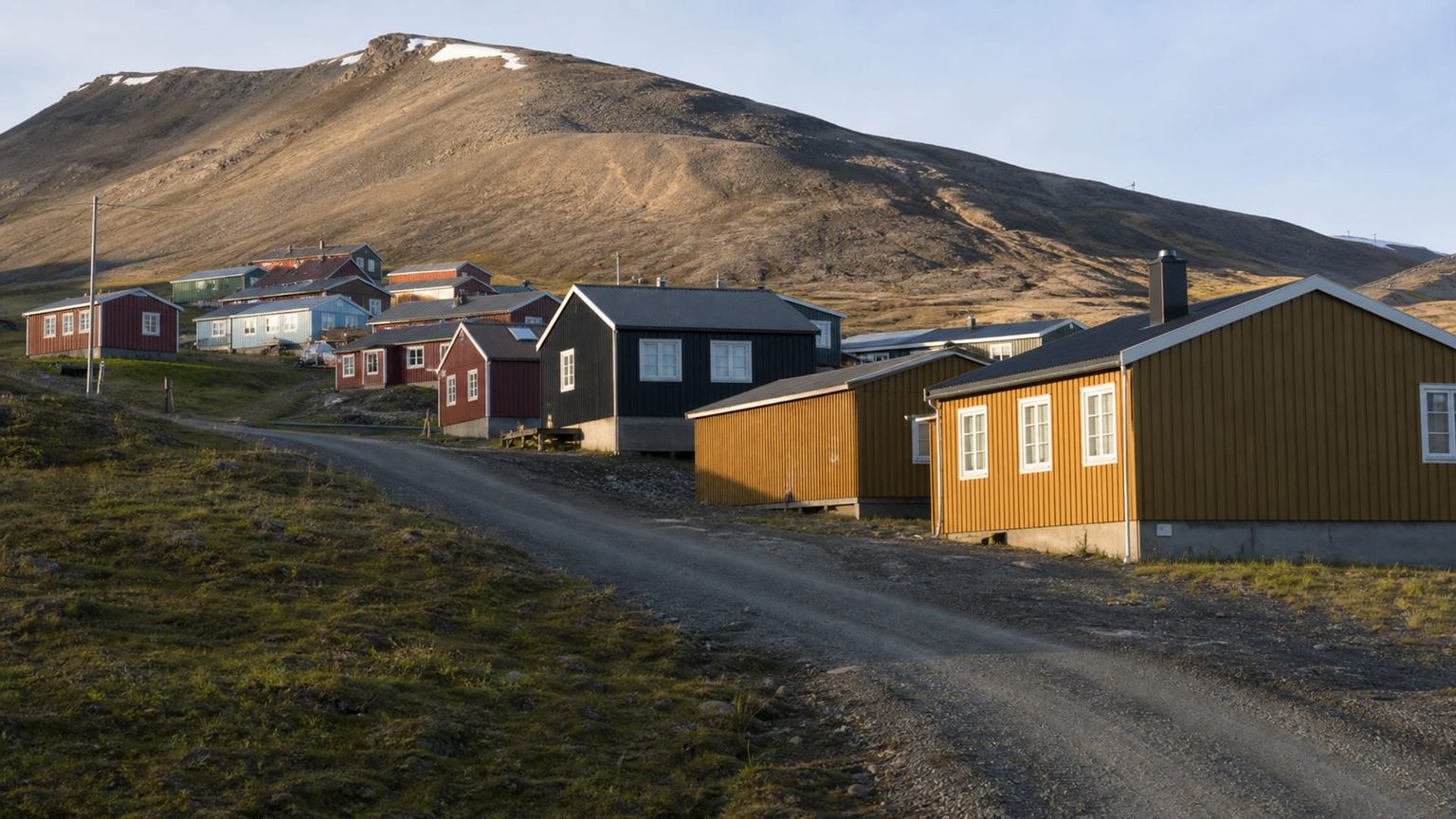 Longyearbyen travel guide: How to experience the city without rushing 15 Nybyen