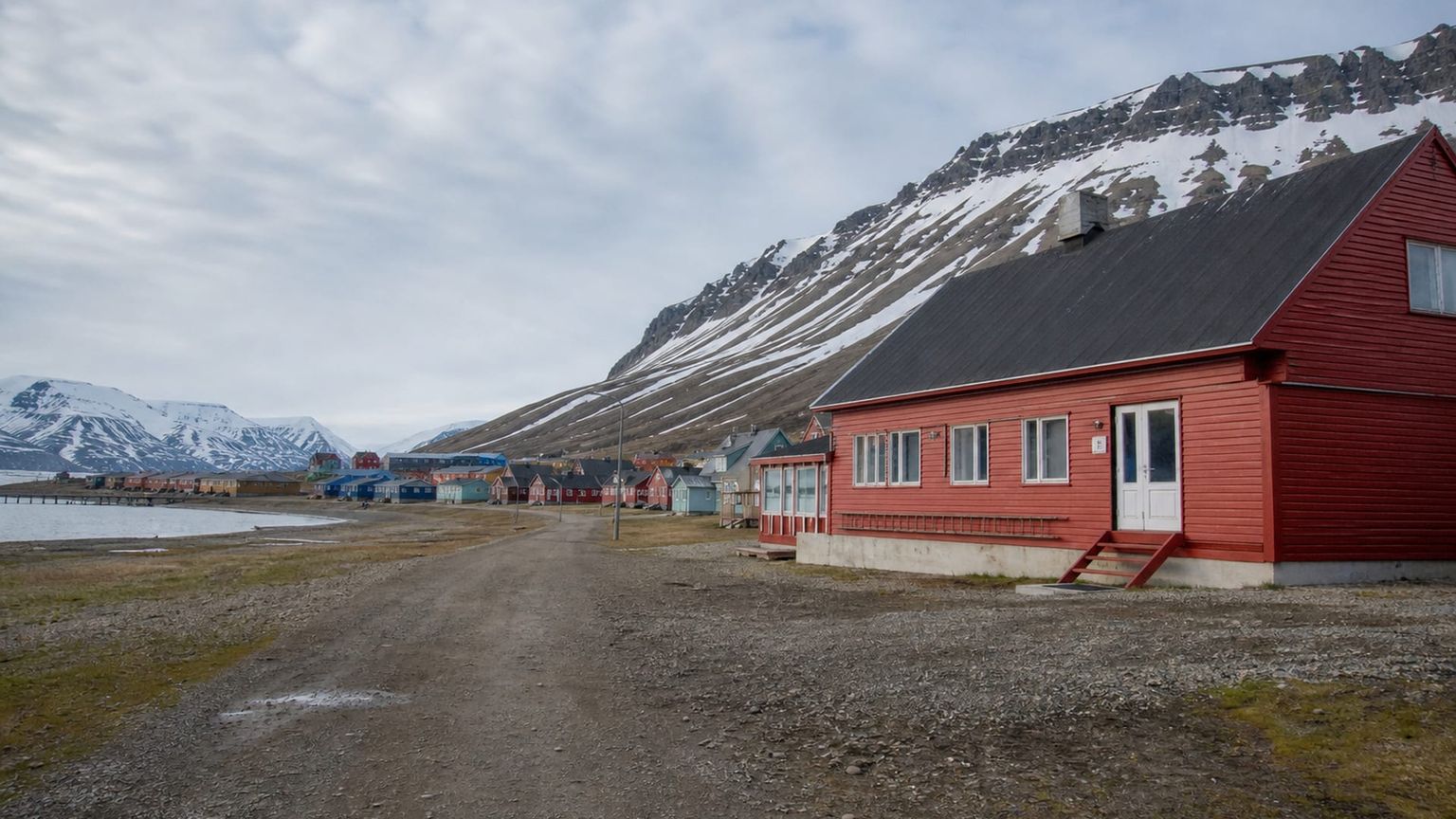 Longyearbyen travel guide: How to experience the city without rushing 26 Day 1: Arrival and Adjustment
