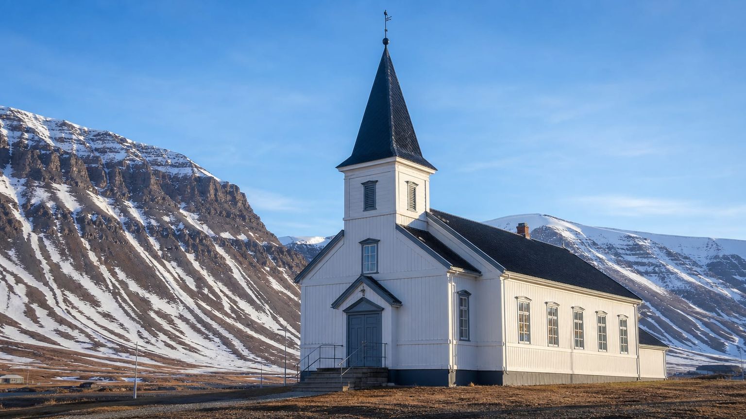 Longyearbyen travel guide: How to experience the city without rushing 20 Svalbard Church