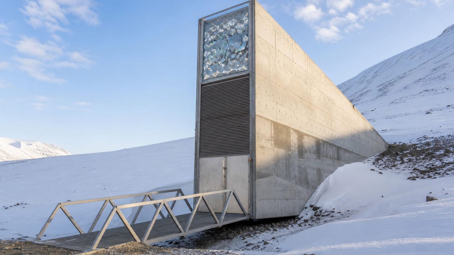 Longyearbyen travel guide: How to experience the city without rushing 22 Global Seed Vault