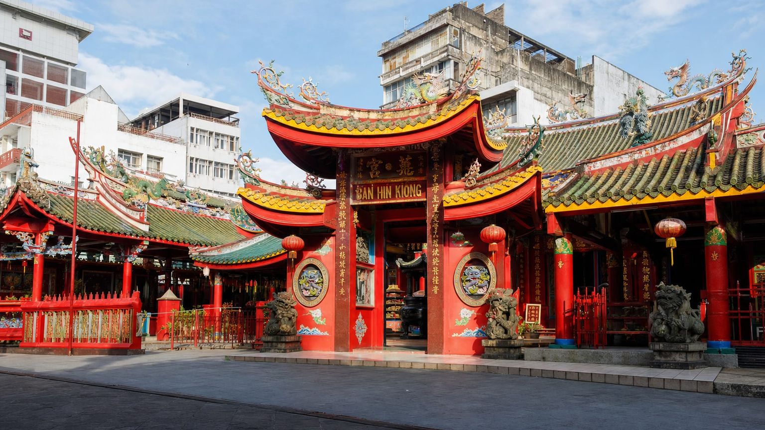 Manado travel guide: How to experience the city without rushing 20 Ban Hin Kiong Temple