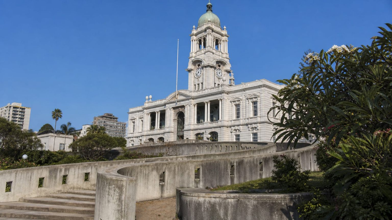 Maputo travel guide: How to experience the city without rushing 26 Day 1: Arrival and Adjustment