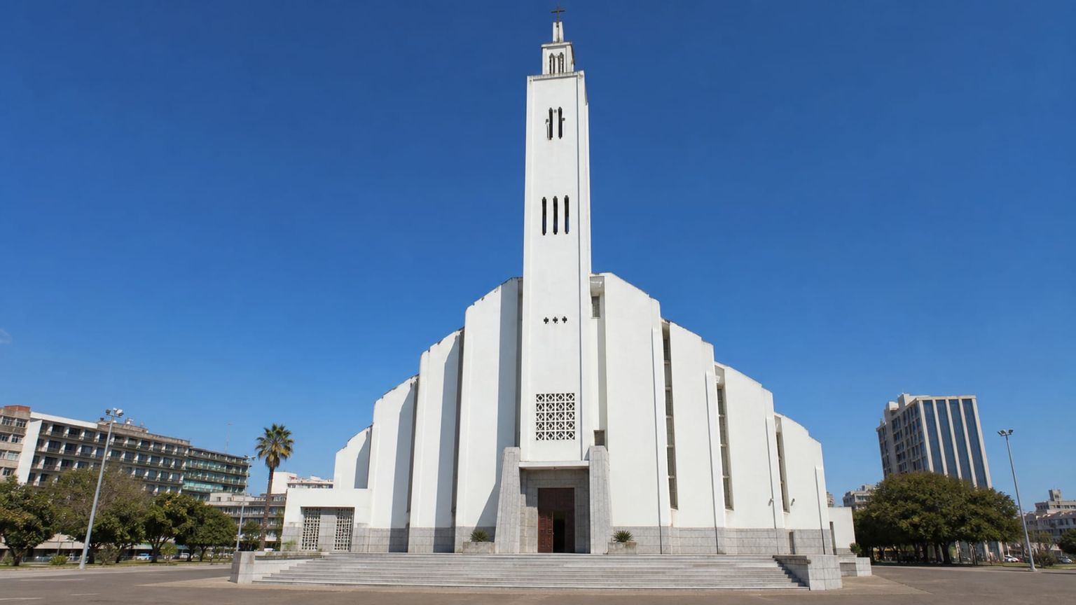 Maputo travel guide: How to experience the city without rushing 29 Day 4: Cathedral and downtown grid
