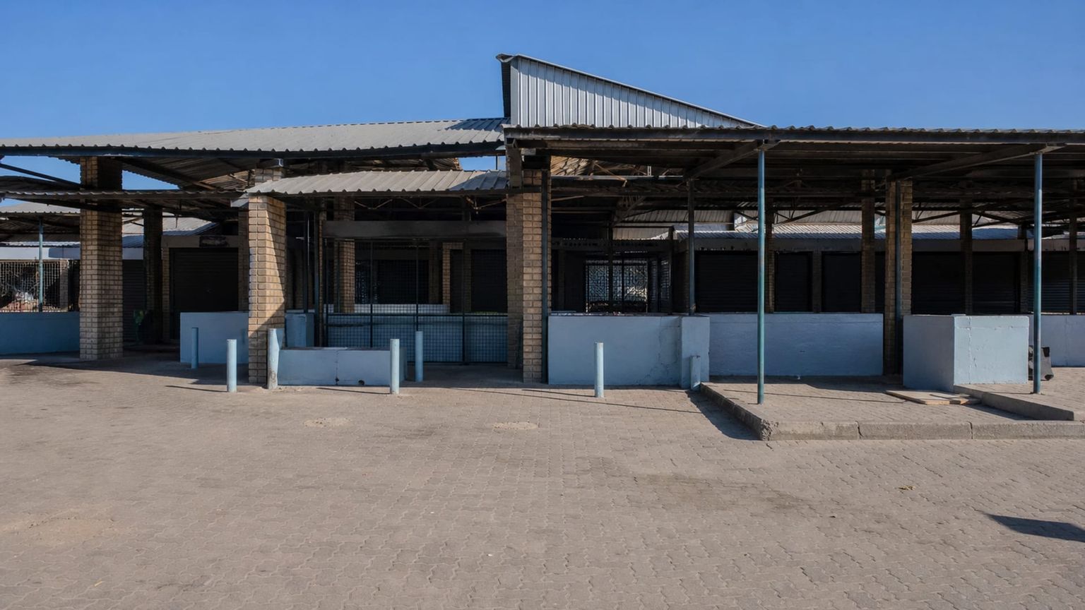 Maun travel guide: How to experience the city without rushing 29 Day 4: Old Mall and River Edge