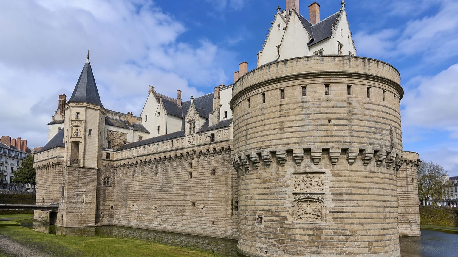 Nantes travel guide: How to experience the city without rushing 28 Day 2: Castle and Arcade