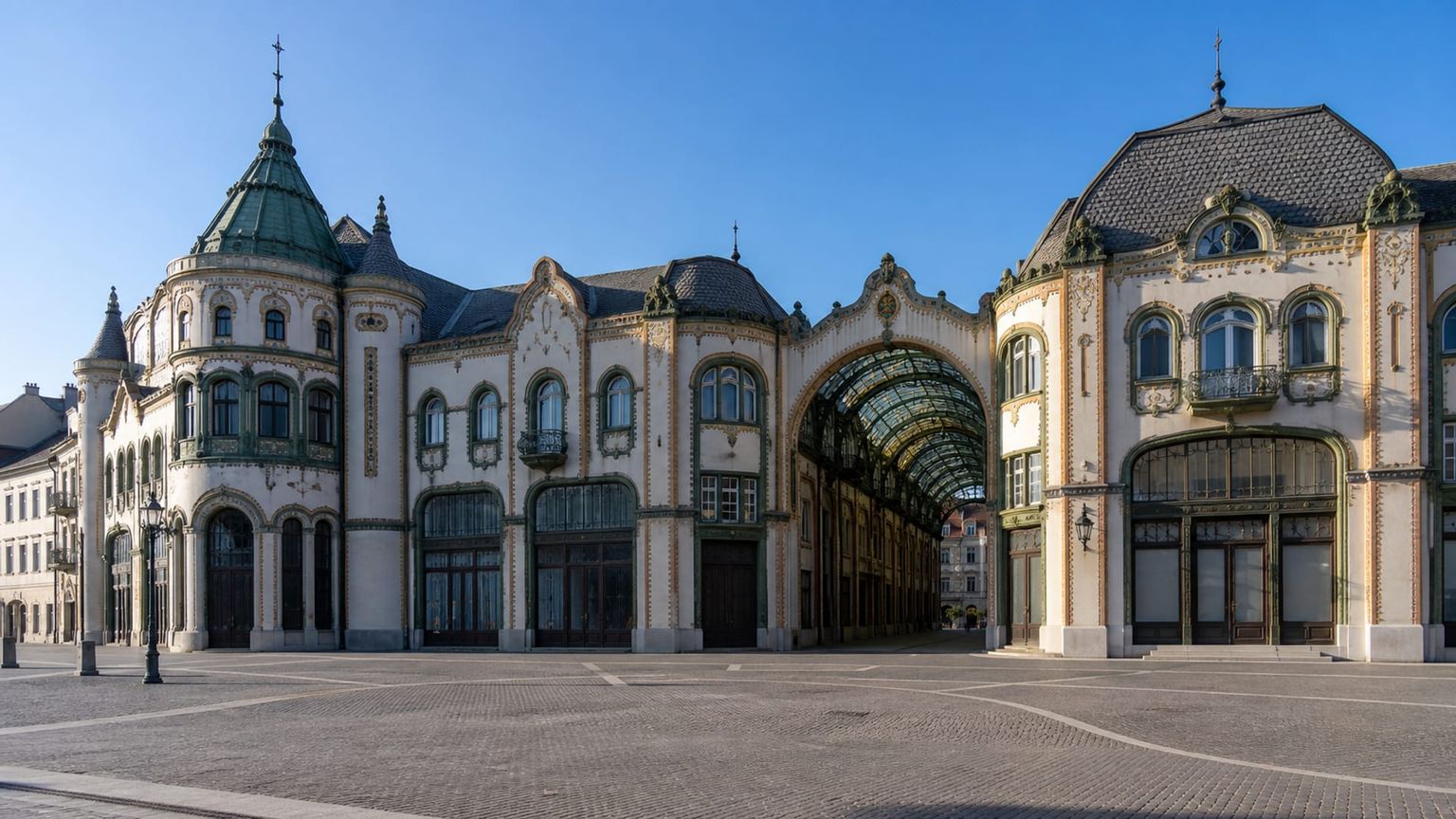 Oradea travel guide: How to experience the city without rushing 28 Day 2: Union Square and Art Nouveau