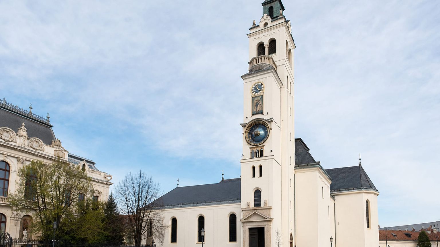 Oradea travel guide: How to experience the city without rushing 30 Day 4: Courtyards and Markets