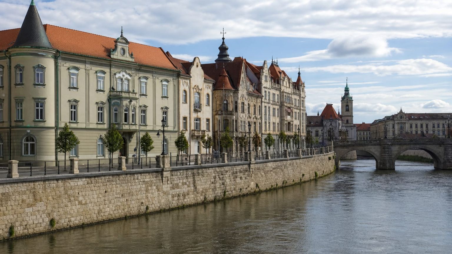 Oradea travel guide: How to experience the city without rushing 31 Day 5: Civic Center and Departure