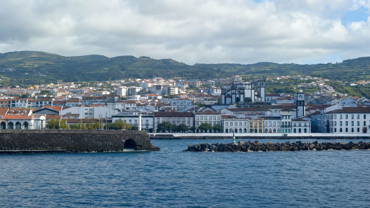 Ponta Delgada travel guide: How to experience the city without rushing 31 Business-class flights from the US to Ponta Delgada