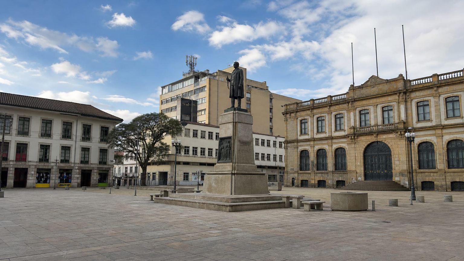 Pereira travel guide: How to experience the city without rushing 28 Day 2: Bolívar Square and Centro