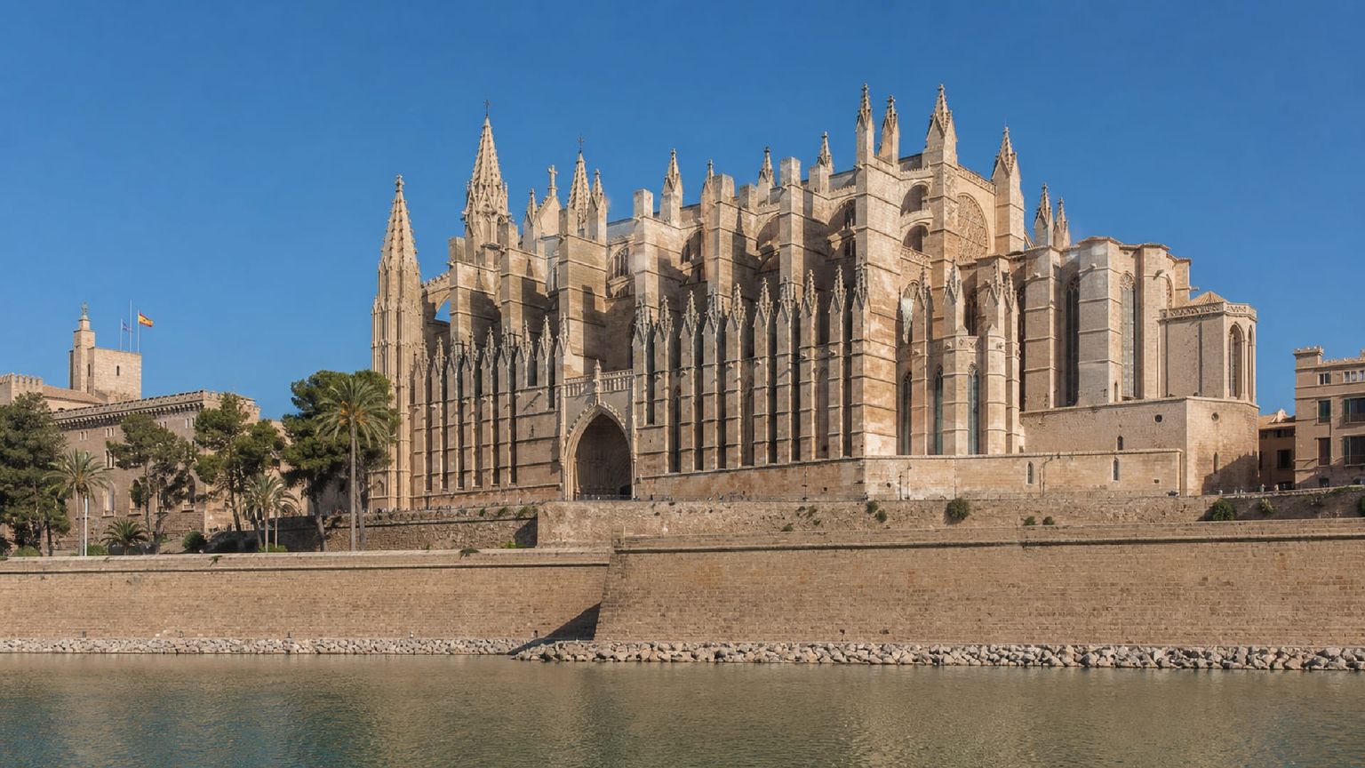 Palma travel guide: How to experience the city without rushing 21 La Seu Cathedral