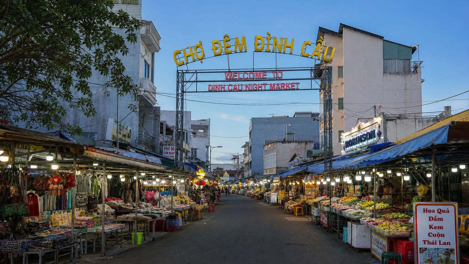 Phu Quoc Island travel guide: How to experience the city without rushing 23 Dinh Cau Night Market