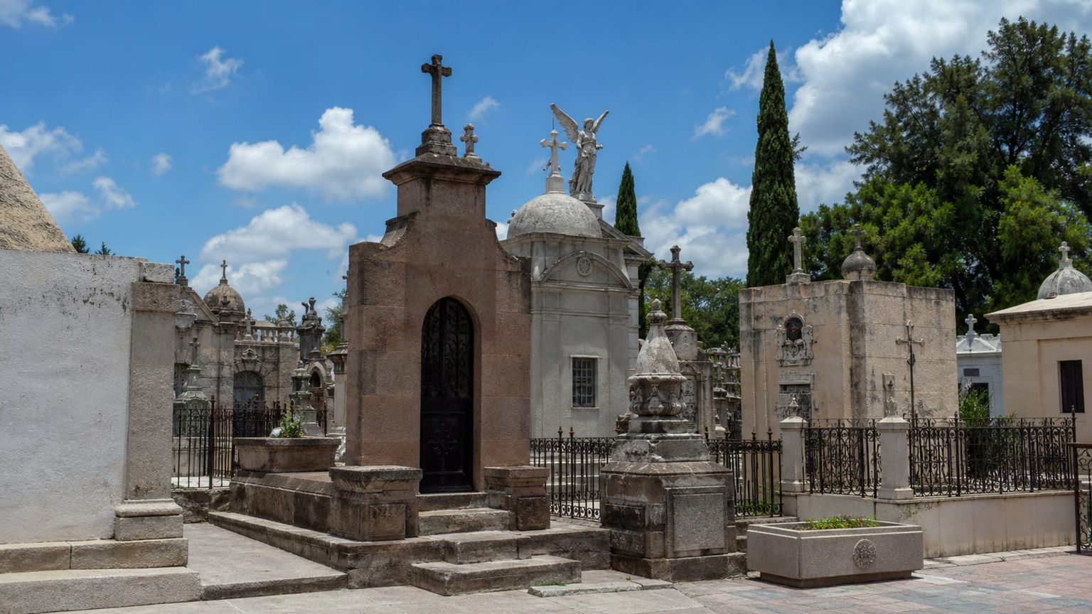 Querétaro travel guide: How to experience the city without rushing 30 Day 4: Panteón and Plaza Time