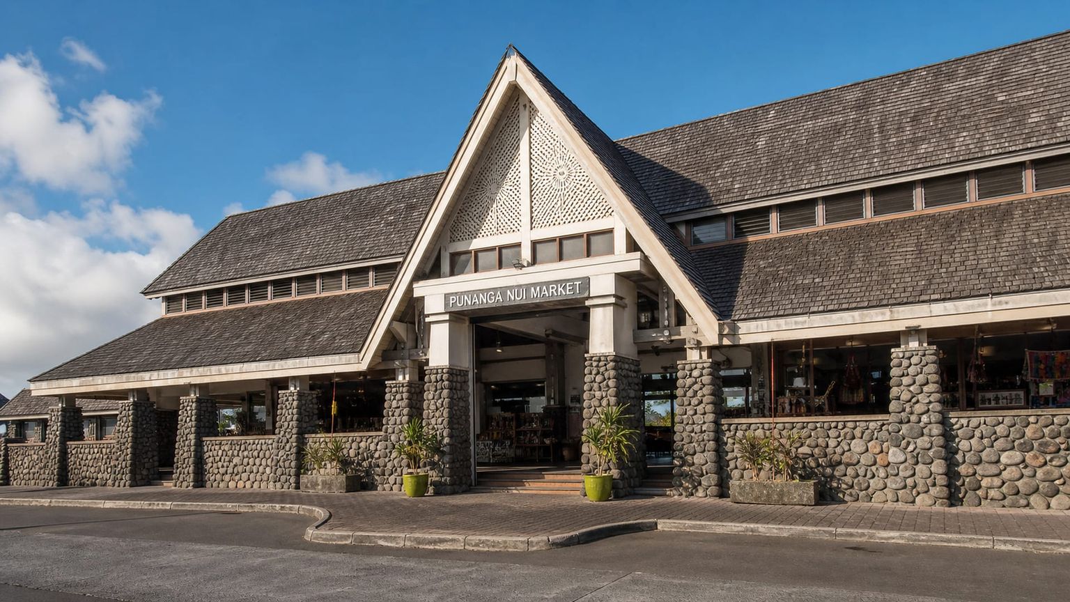 Avarua travel guide: How to experience the city without rushing 20 Punanga Nui Market