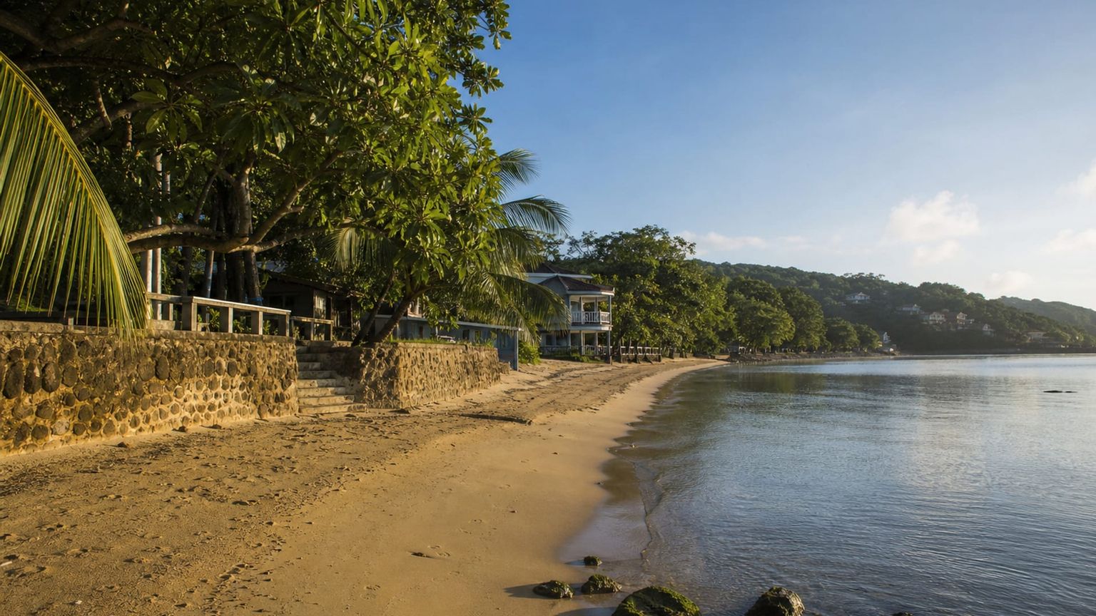 Roatan travel guide: How to experience the city without rushing 16 Sandy Bay