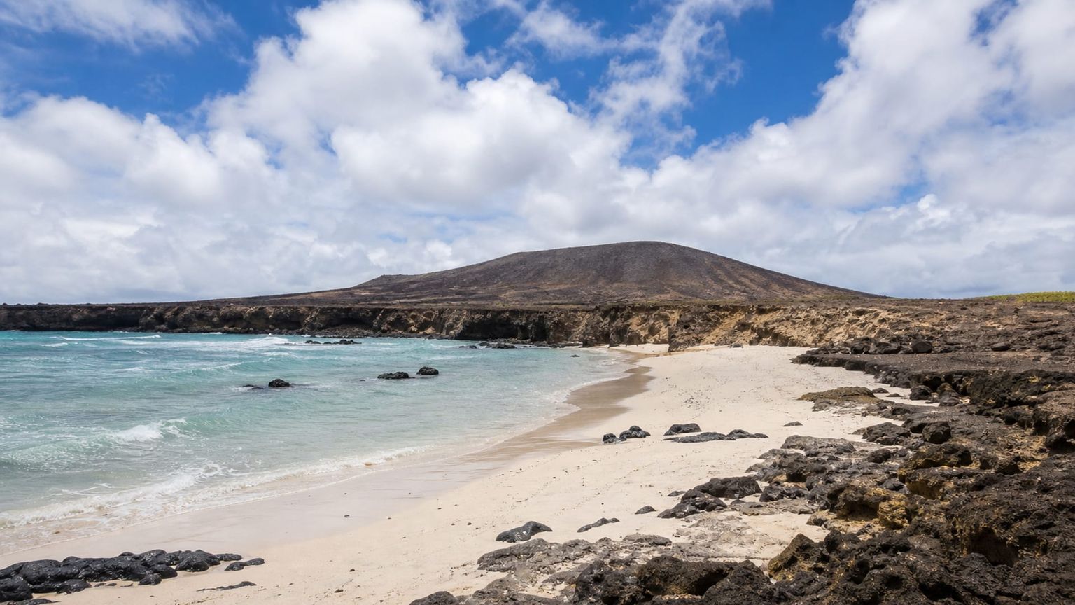 San Cristóbal Island travel guide: How to experience the city without rushing 29 Day 4: Cerro Brujo by Boat