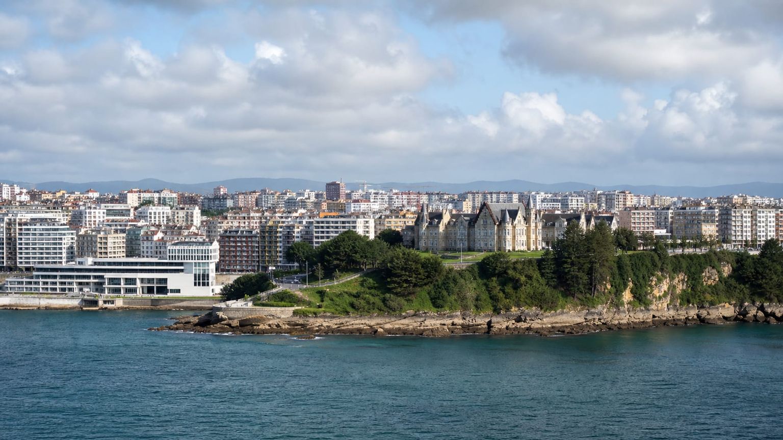 Santander travel guide: How to experience the city without rushing 31 Business-class flights from the US to Santander