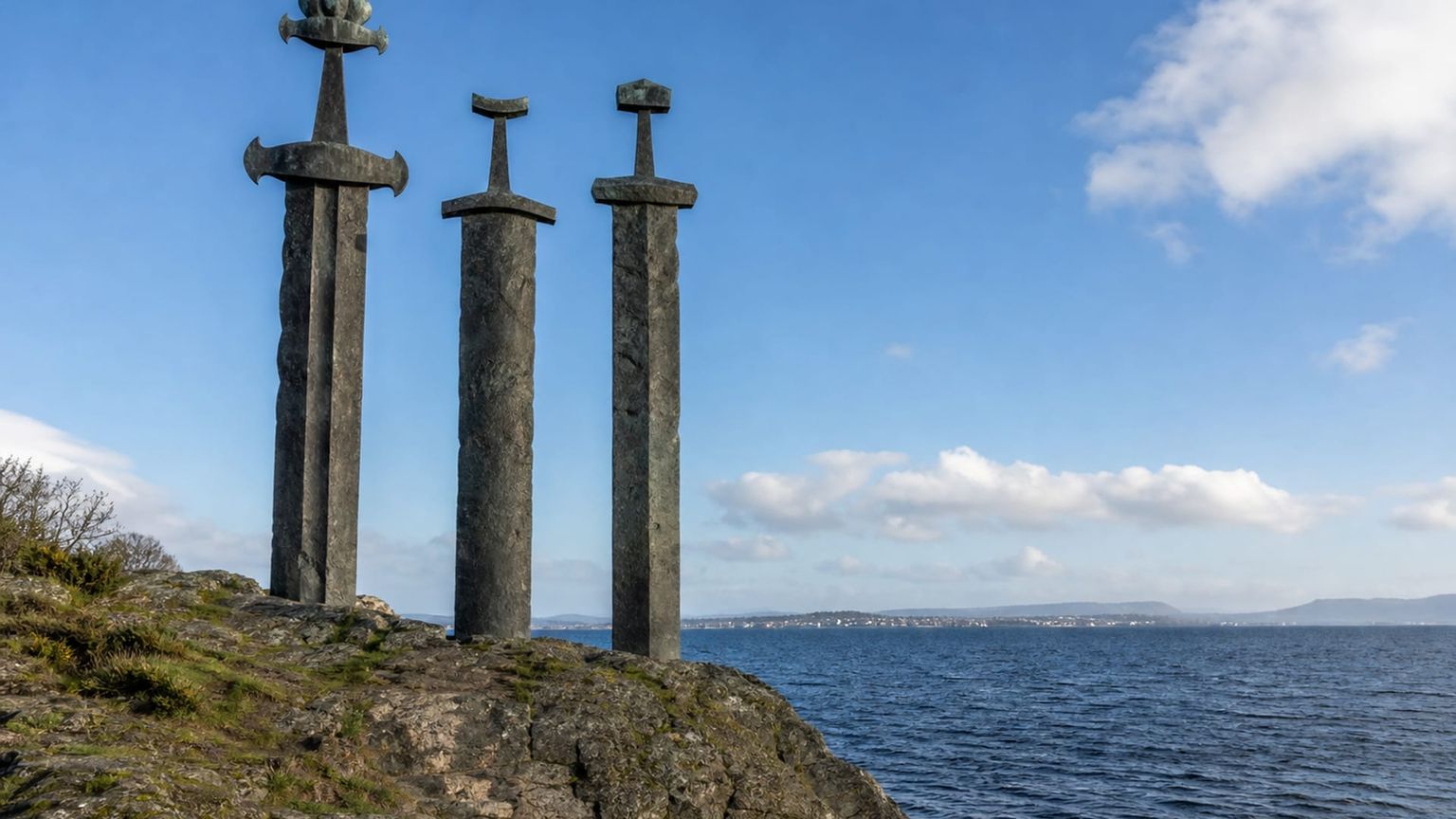 Stavanger travel guide: How to experience the city without rushing 23 Sverd i fjell