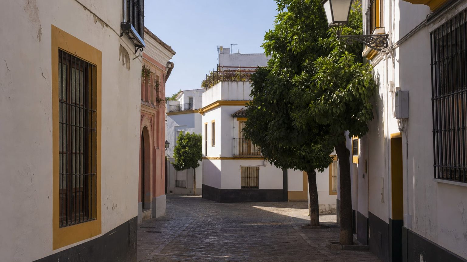 Sevilla travel guide: How to experience the city without rushing 14 Santa Cruz