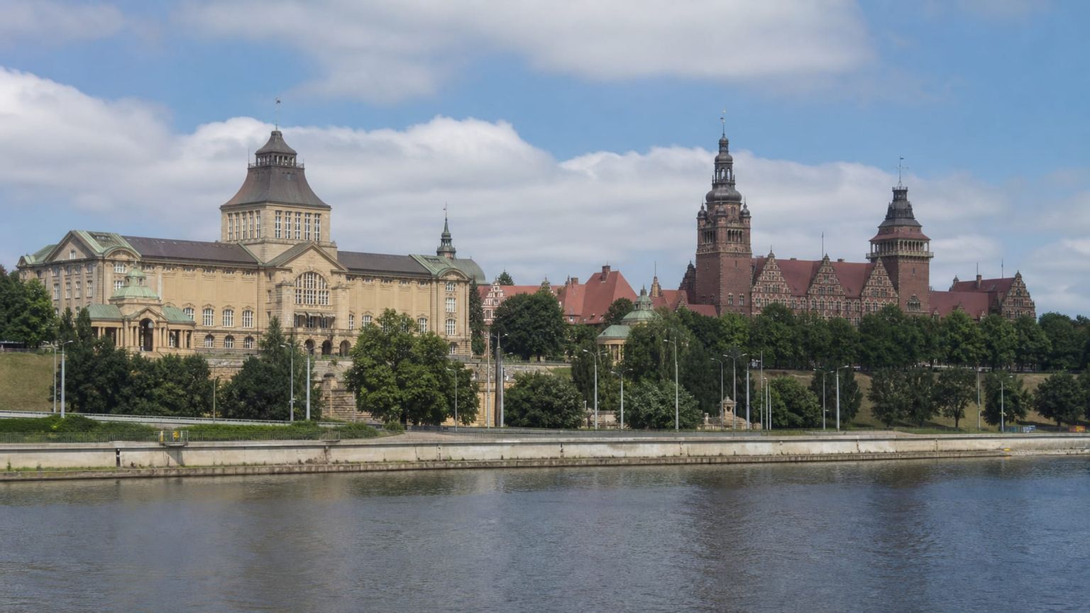 Szczecin travel guide: How to experience the city without rushing 32 Business-class flights from the US to Szczecin