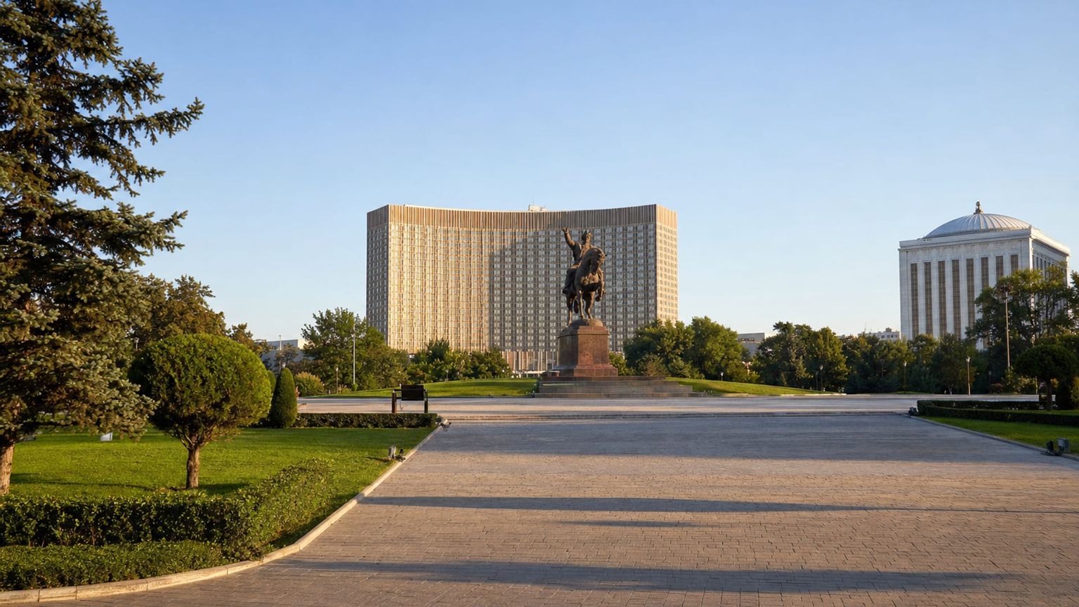 Tashkent travel guide: How to experience the city without rushing 15 City center around Amir Timur Square