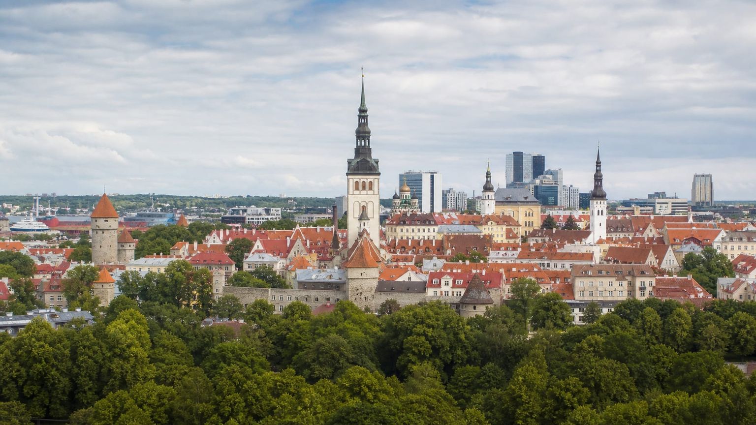 Tallinn travel guide: How to experience the city without rushing 32 Business-class flights from the US to Tallinn
