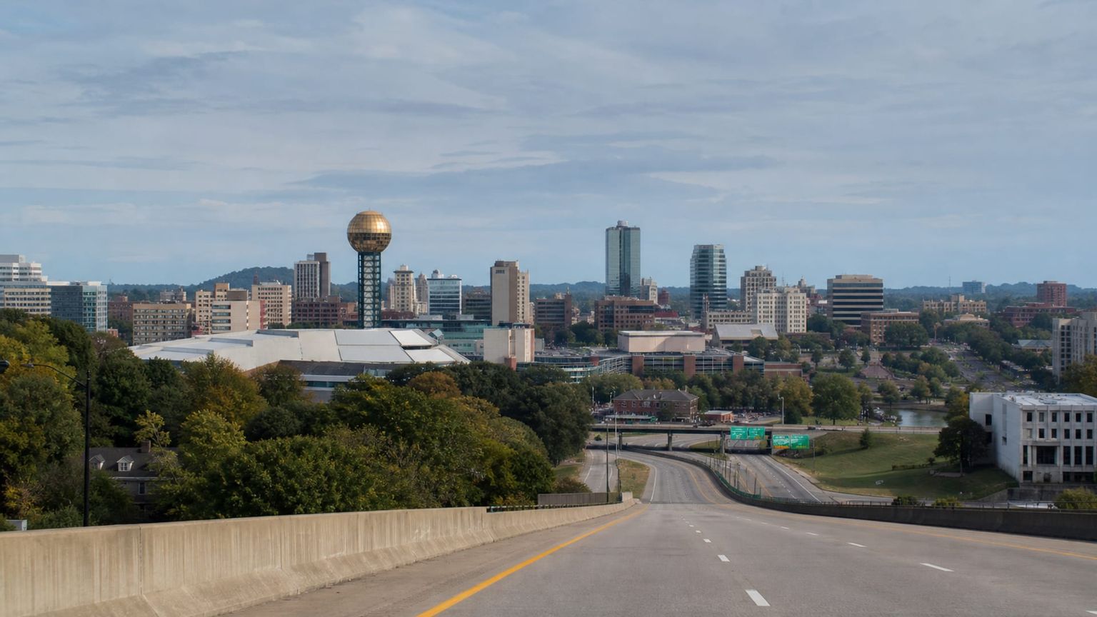 Knoxville travel guide: How to experience the city without rushing 31 Business-class flights from the US to Knoxville