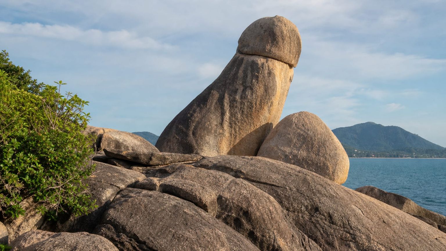 Ko Samui travel guide: How to experience the city without rushing 23 Hin Ta and Hin Yai Rocks