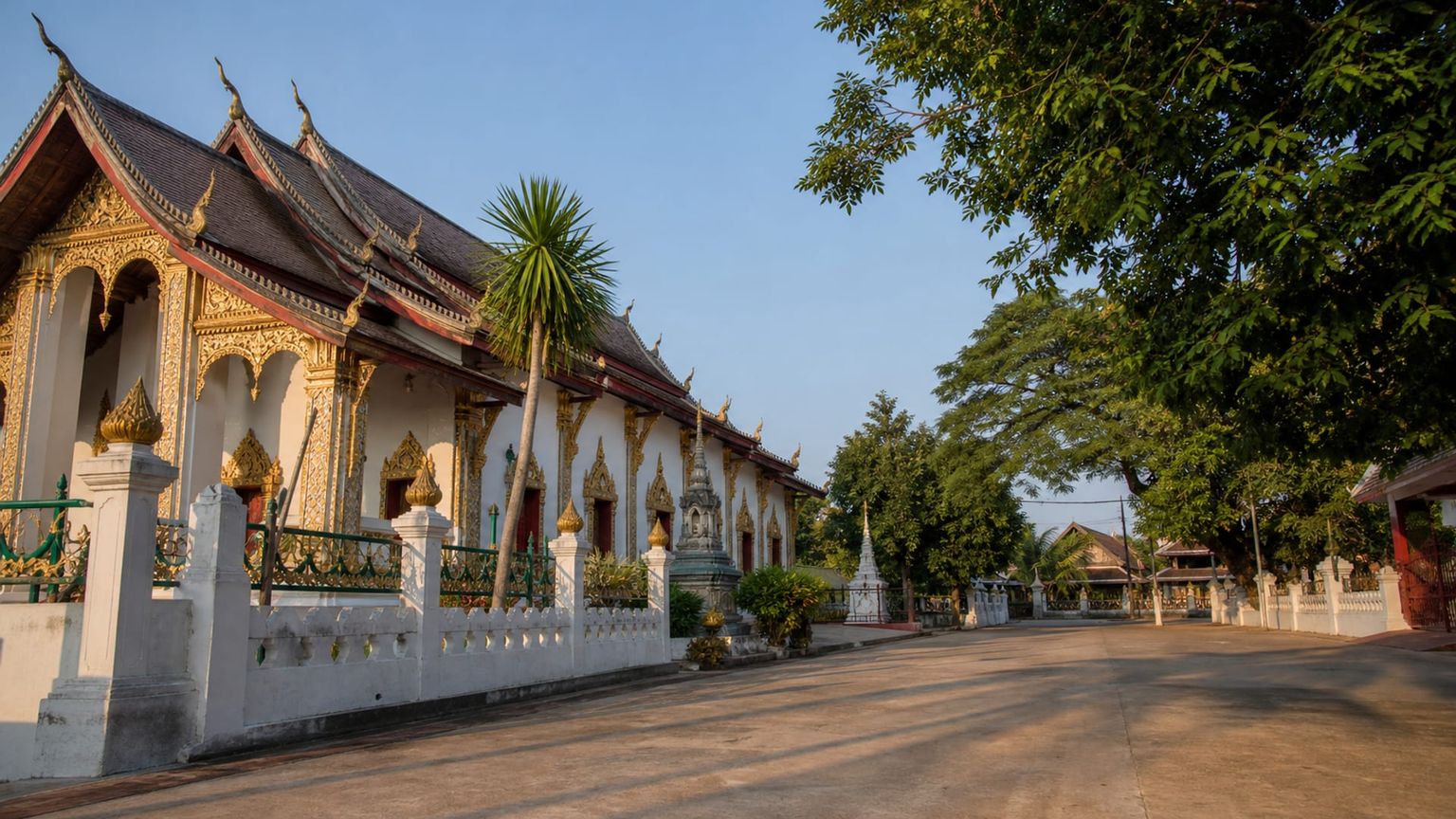 Vientiane travel guide: How to experience the city without rushing 16 Watay