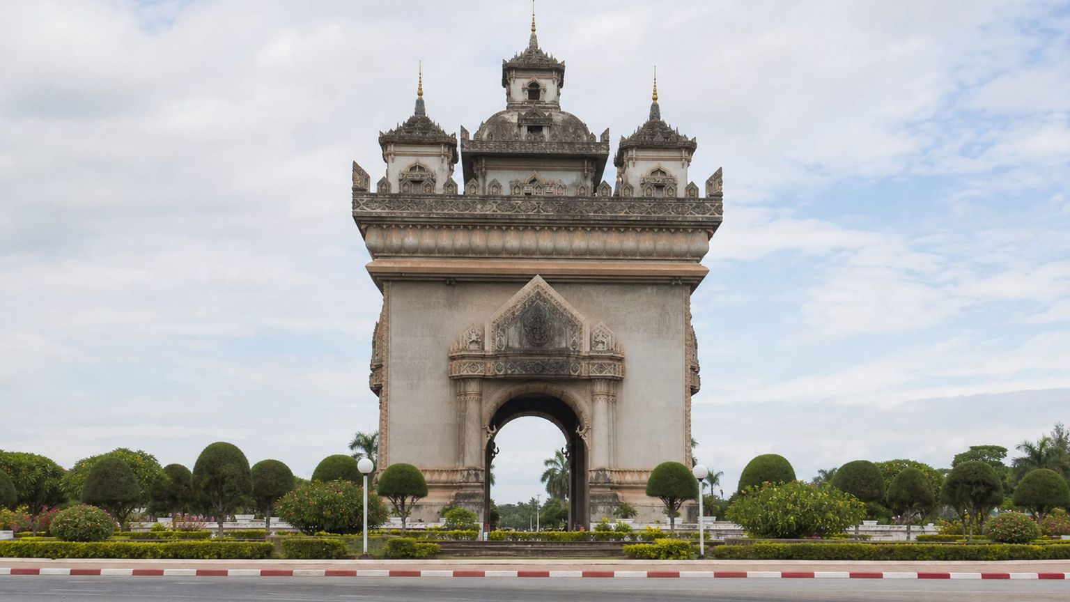 Vientiane travel guide: How to experience the city without rushing 27 Day 2: Patuxai and Pha That Luang