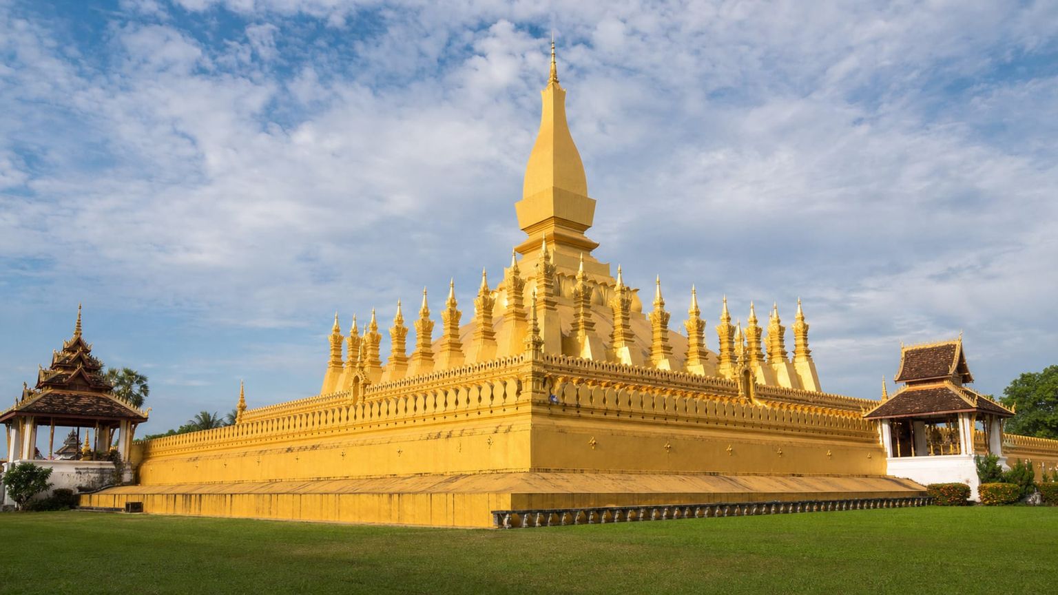 Vientiane travel guide: How to experience the city without rushing 21 Pha That Luang