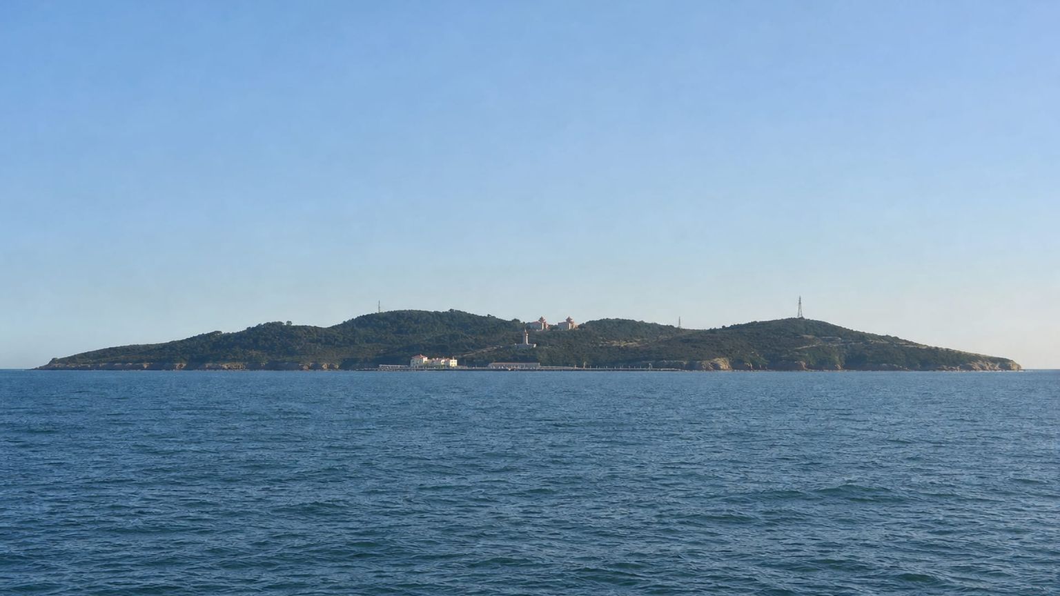 Weihai travel guide: How to experience the city without rushing 28 Day 2: Liugong Island and Bayfront