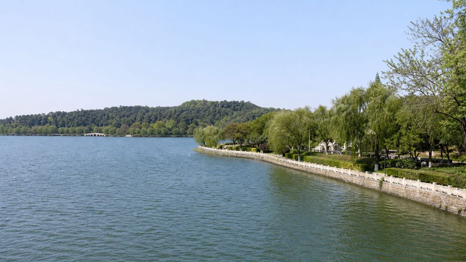 Wuhan travel guide: How to experience the city without rushing 29 Day 3: East Lake and Guiyuan Temple